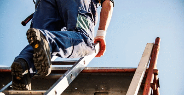 Nova atualização da NR-35: Portaria nº 1.680/2025 e o Anexo III – Escadas de Uso Individual